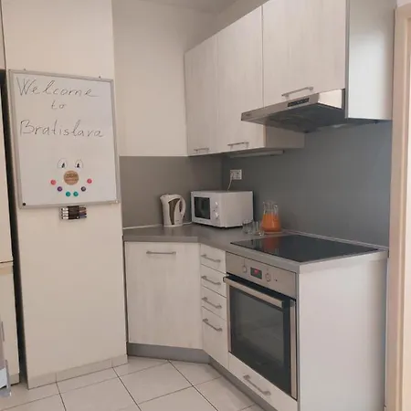 Апартаменты Michaela Братислава